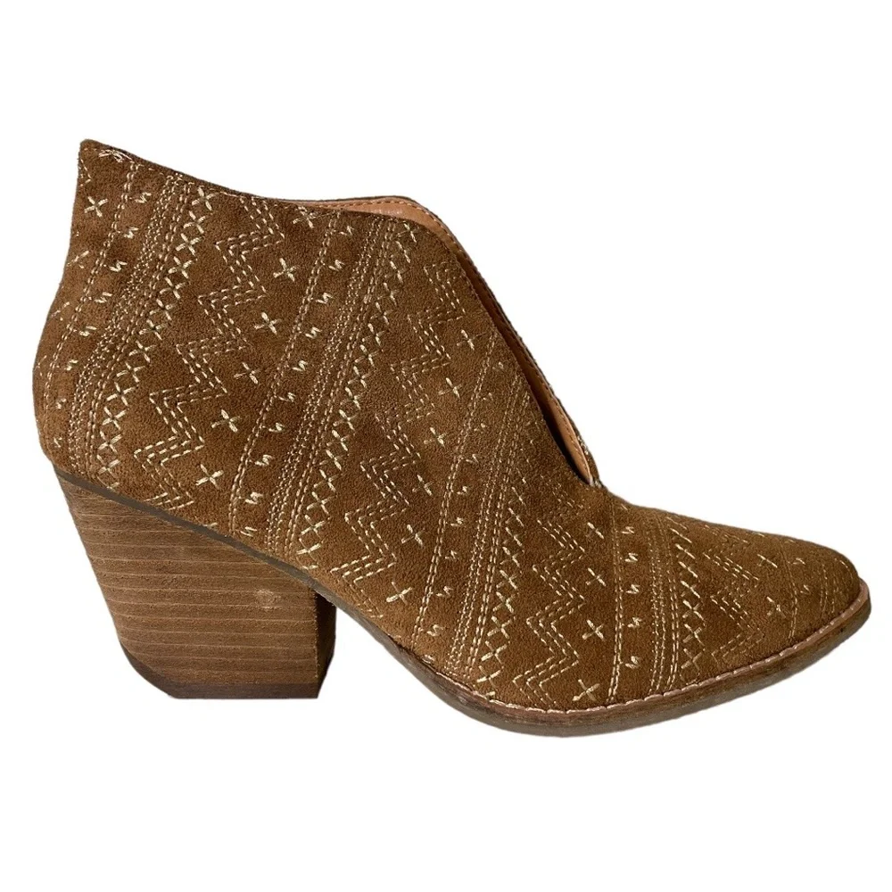 Anthropologie AMUSE SOCIETY x MATISSE Tan Faux Suede Stitched Cruz Ankle Boots - Picture 1 of 13